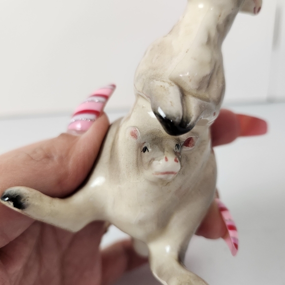 Vintage Japan Ceramic Kangaroo Joey Hand Painted Figurine Japan 1960s Kitsch - Picture 6 of 8